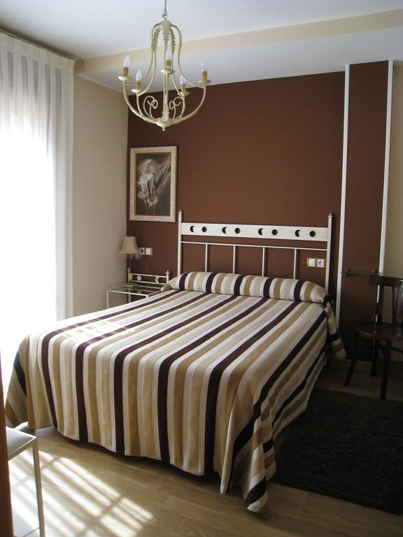 Casa Rural Patino Guest House Quintanas de Gormaz Екстериор снимка