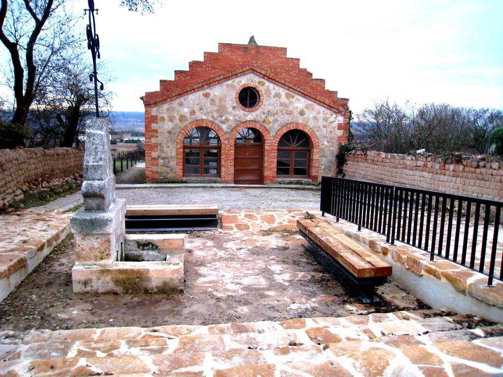 Casa Rural Patino Guest House Quintanas de Gormaz Екстериор снимка