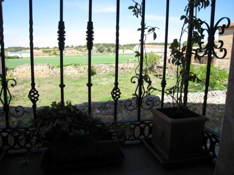 Casa Rural Patino Guest House Quintanas de Gormaz Екстериор снимка