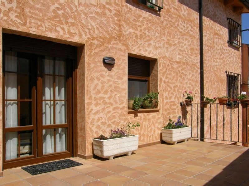 Casa Rural Patino Guest House Quintanas de Gormaz Екстериор снимка